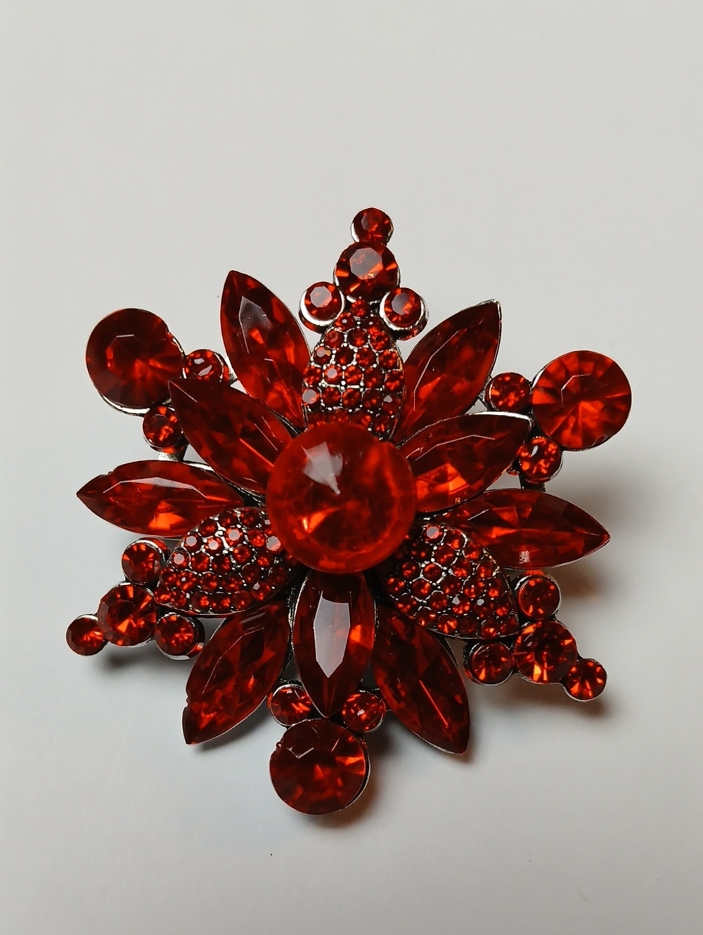 Hand-Crafted Red Crystal Flower Brooch Pin - Elegant Women's Jewelry